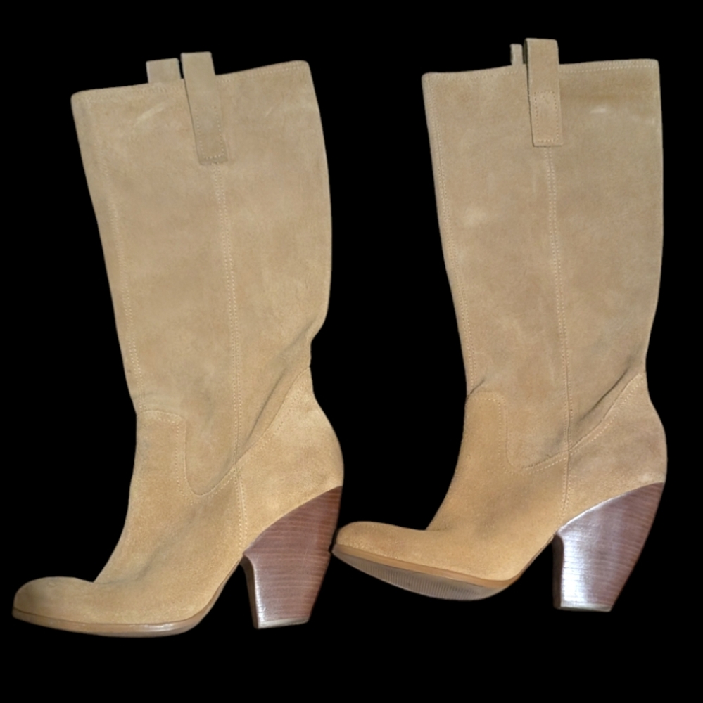 Suede boots